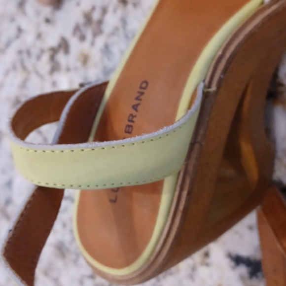 Lucky Brand Wydin women's sz 7.5 sandals $119 - Picture 3 of 6